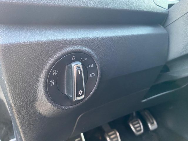 VOLKSWAGEN T-Roc usata, con Cerchi in lega