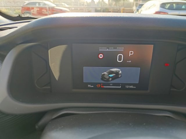 JEEP Avenger usata, con USB