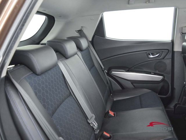 SSANGYONG Tivoli usata 10