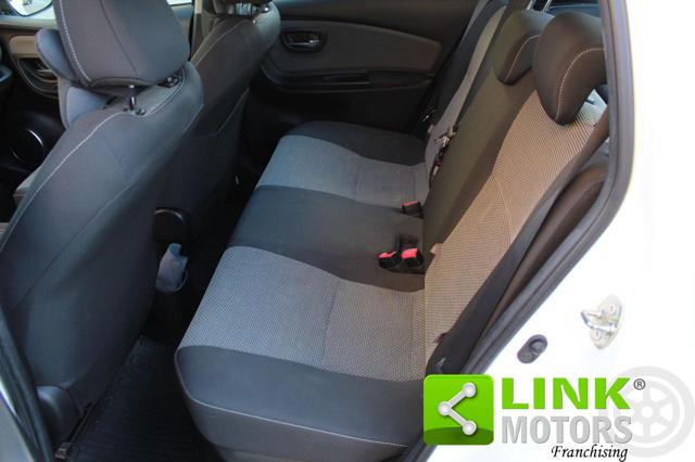 TOYOTA Yaris usata 21