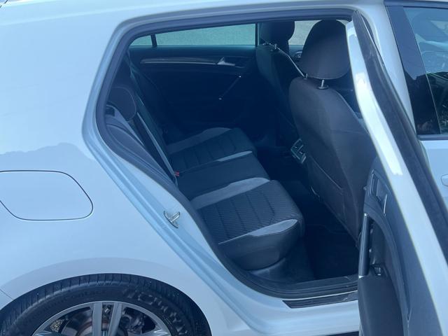 VOLKSWAGEN Golf usata, con ESP