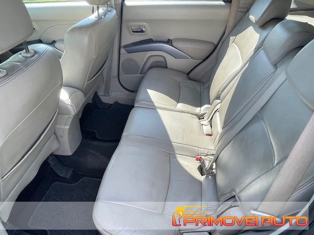 MITSUBISHI Outlander usata 21