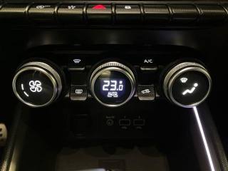 RENAULT Clio usata, con Hill holder