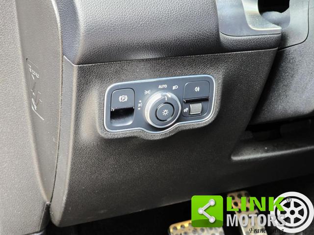 MERCEDES-BENZ GLB 200 usata, con Controllo elettronico della corsia