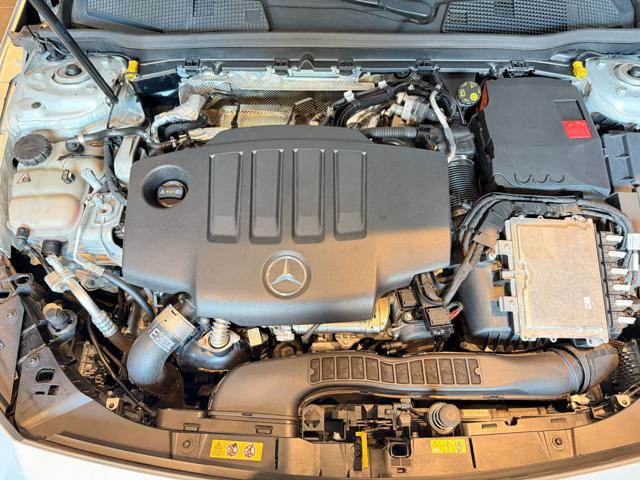 MERCEDES-BENZ A 180 usata, con Leve al volante
