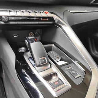 PEUGEOT 3008 usata, con Park Distance Control