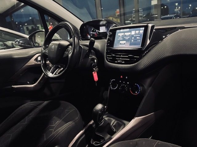 PEUGEOT 2008 usata, con Controllo trazione