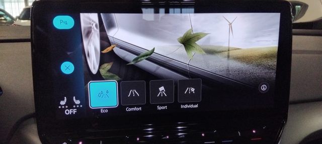 VOLKSWAGEN ID.4 usata, con Sensore di luce