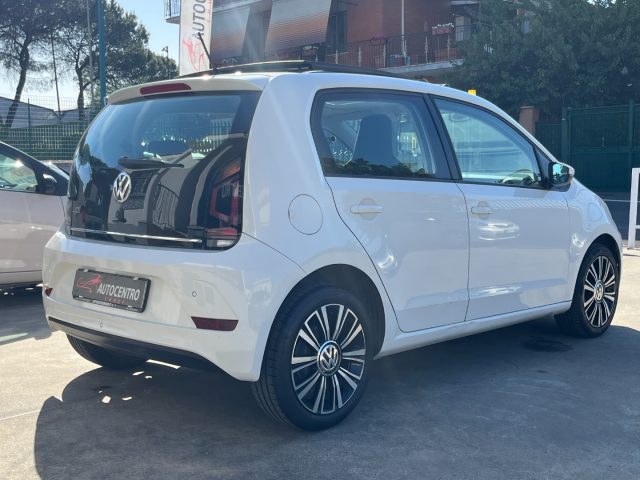 VOLKSWAGEN up! usata, con Autoradio