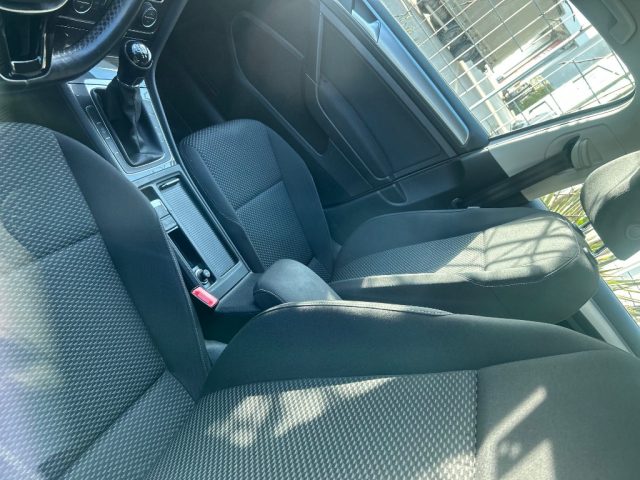 VOLKSWAGEN Golf usata, con Airbag