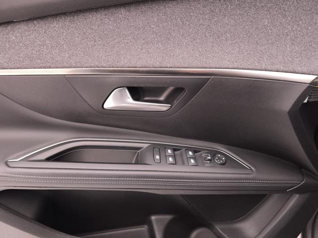 PEUGEOT 5008 usata, con Vetri oscurati