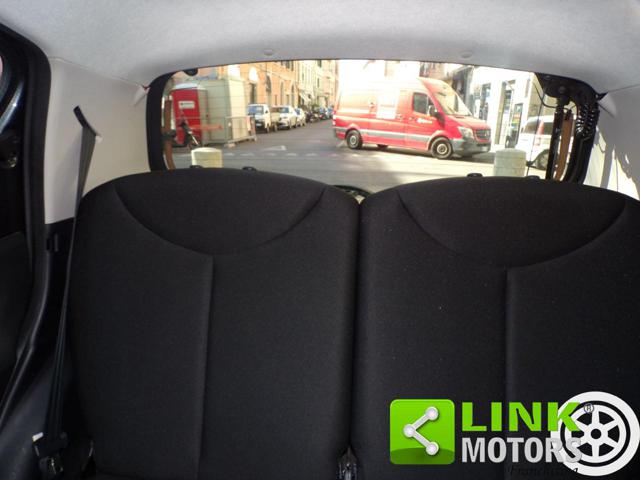 TOYOTA Aygo usata, con Specchietto retrovisore con funzione antiabbagliamento
