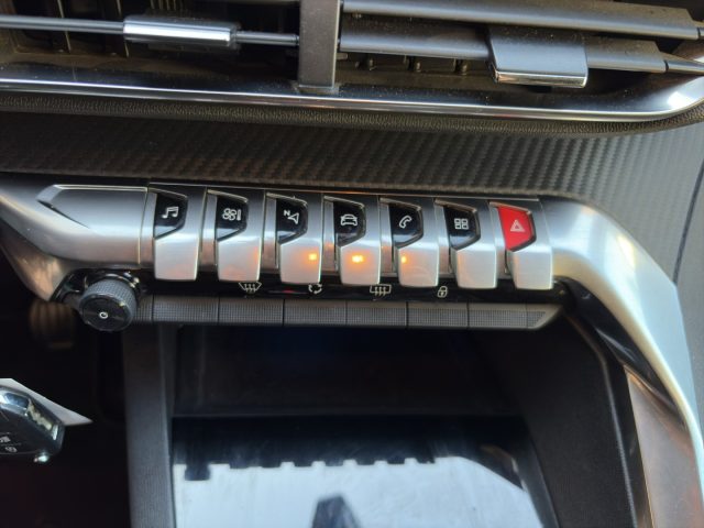 PEUGEOT 3008 usata, con Sedile posteriore sdoppiato