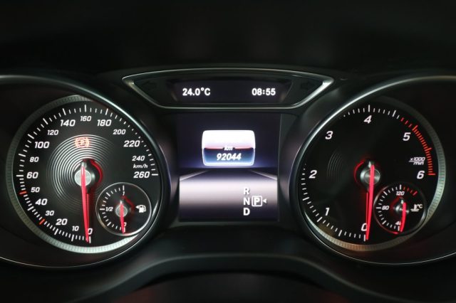MERCEDES-BENZ CLA usata 6
