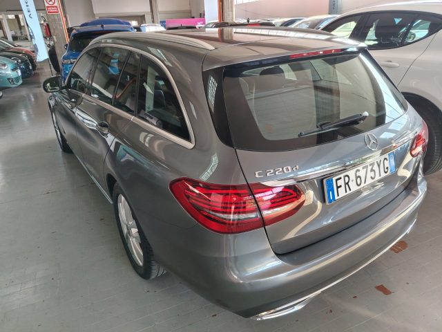 MERCEDES-BENZ C 220 usata, con Fari LED