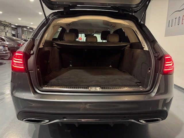 MERCEDES-BENZ C 220 usata, con Leve al volante