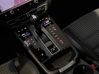 PORSCHE Macan usata, con Interni in pelle