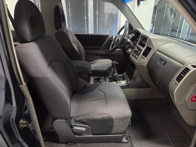 MITSUBISHI Pajero usata, con Volante in pelle