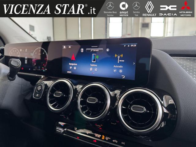 MERCEDES-BENZ GLA 180 usata, con Controllo automatico clima
