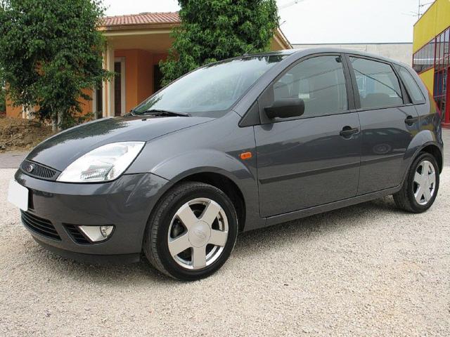 FORD Fiesta usata, con ABS