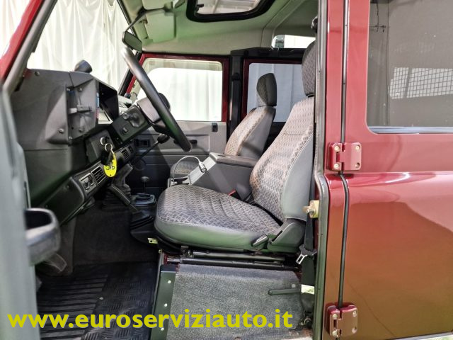 LAND ROVER Defender usata 26