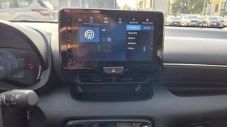 TOYOTA Yaris usata, con Fari LED