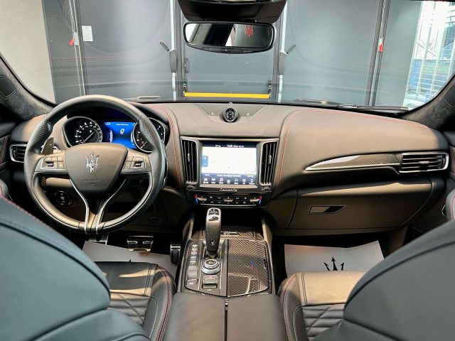 MASERATI Levante usata, con Tettuccio apribile