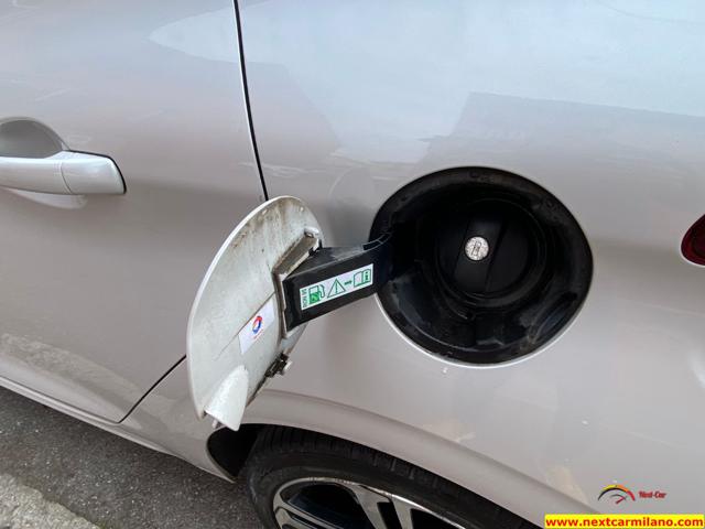 PEUGEOT 208 usata, con Specchietto retrovisore con funzione antiabbagliamento