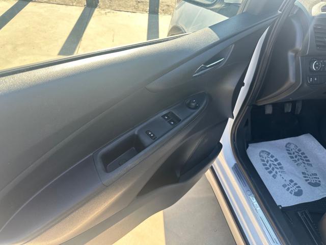 OPEL Karl usata, con Touch screen