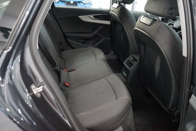 AUDI A4 usata, con Volante multifunzione