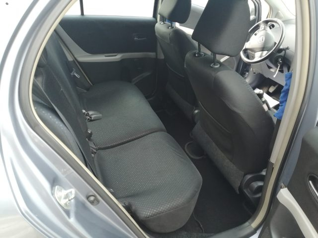 TOYOTA Yaris usata, con Airbag testa
