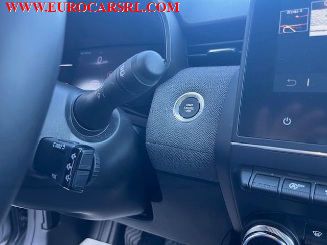 RENAULT Clio usata, con Touch screen