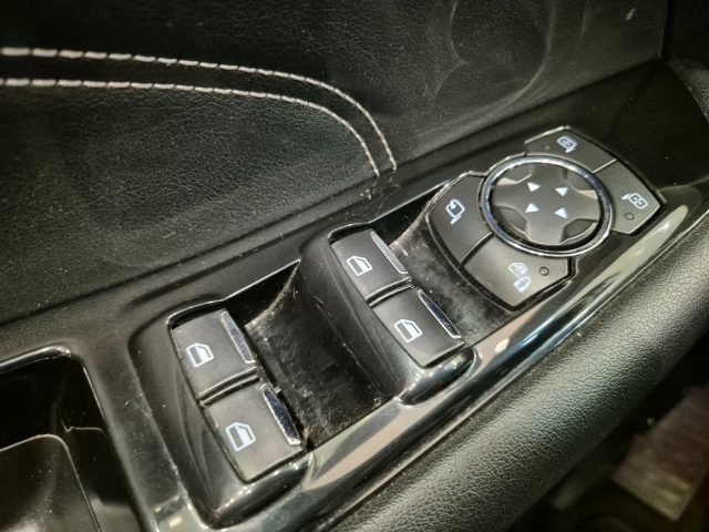 FORD Edge usata, con Autoradio digitale