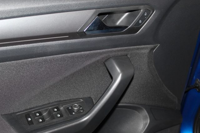 VOLKSWAGEN T-Roc usata, con Fendinebbia