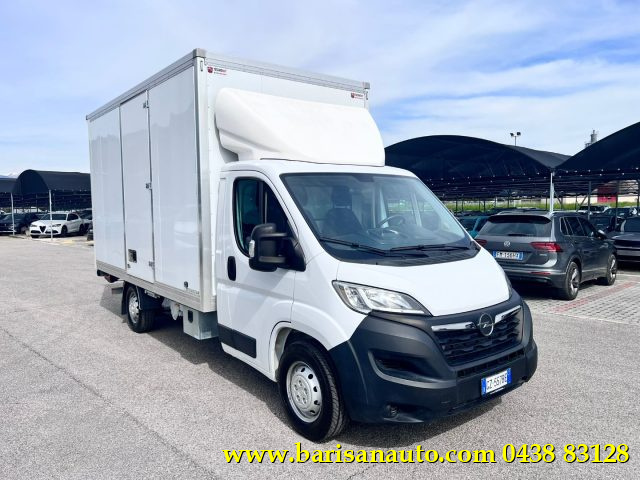 OPEL Movano usata, con Airbag