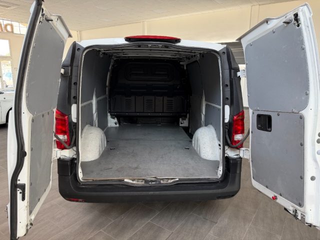 MERCEDES-BENZ Vito usata 12