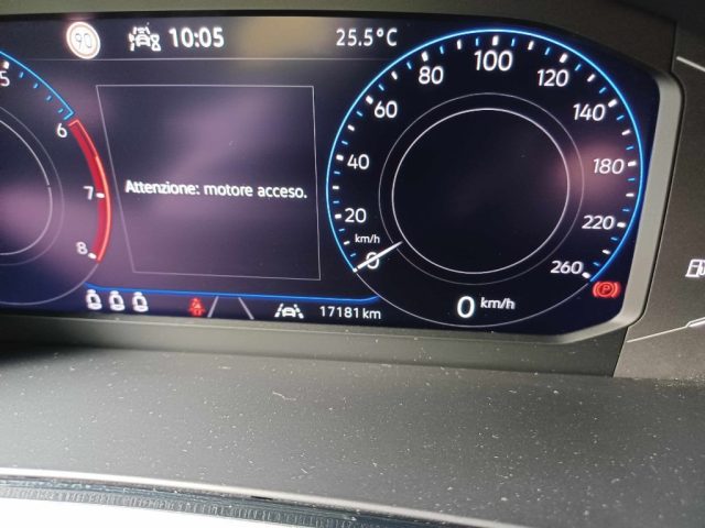 VOLKSWAGEN T-Roc usata, con Autoradio