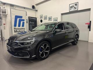 VOLKSWAGEN Passat Variant usata, con Airbag laterali