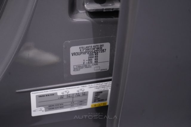 PEUGEOT 208 usata, con Riconoscimento dei segnali stradali