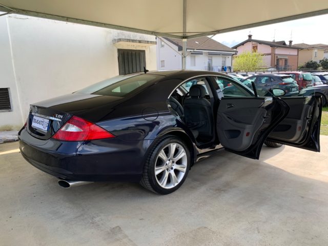 MERCEDES-BENZ CLS 320 usata, con Sensori di parcheggio anteriori