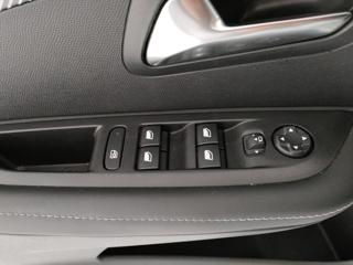 PEUGEOT 208 usata, con Volante in pelle