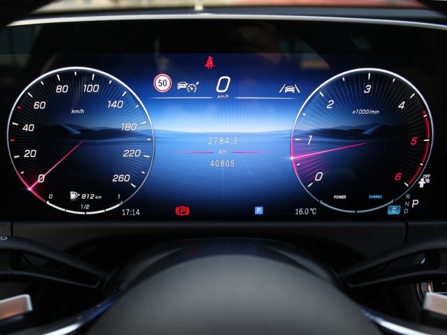 MERCEDES-BENZ E 220 usata, con Volante in pelle