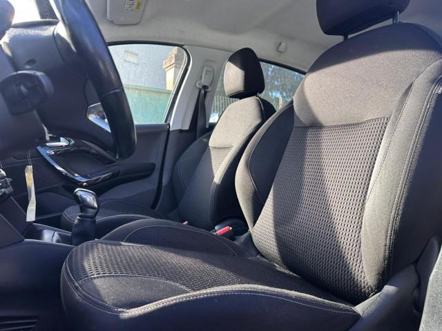 PEUGEOT 208 usata, con Alzacristalli elettrici