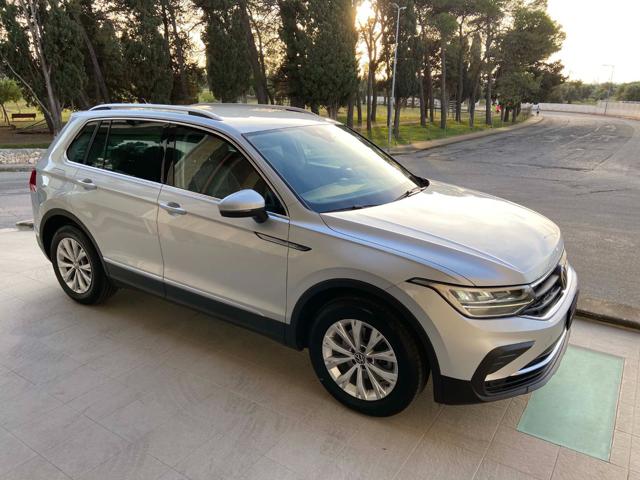 VOLKSWAGEN Tiguan usata, con Airbag laterali