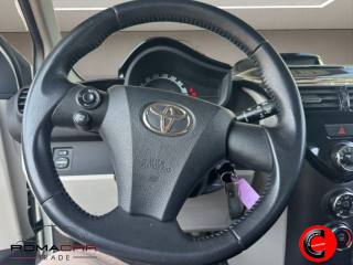 TOYOTA iQ usata, con Fendinebbia