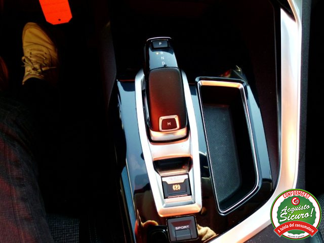 PEUGEOT 3008 usata, con USB