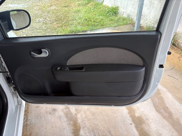 RENAULT Twingo usata, con Leve al volante