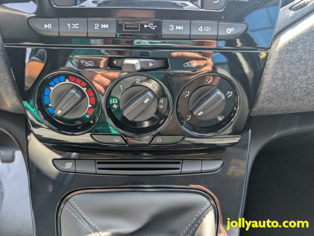 LANCIA Ypsilon usata, con Autoradio digitale