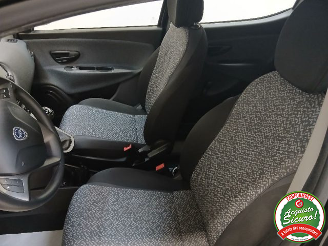 LANCIA Ypsilon usata, con Autoradio digitale