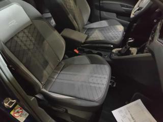 VOLKSWAGEN Taigo usata, con Autoradio